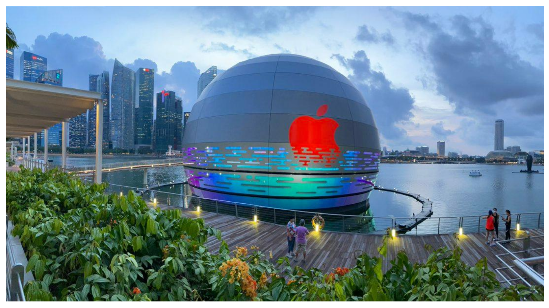 Photos: Apple Marina Bay Sands opens in Singapore - 9to5Mac